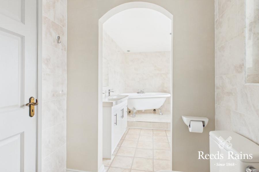 50 Cleland Park North