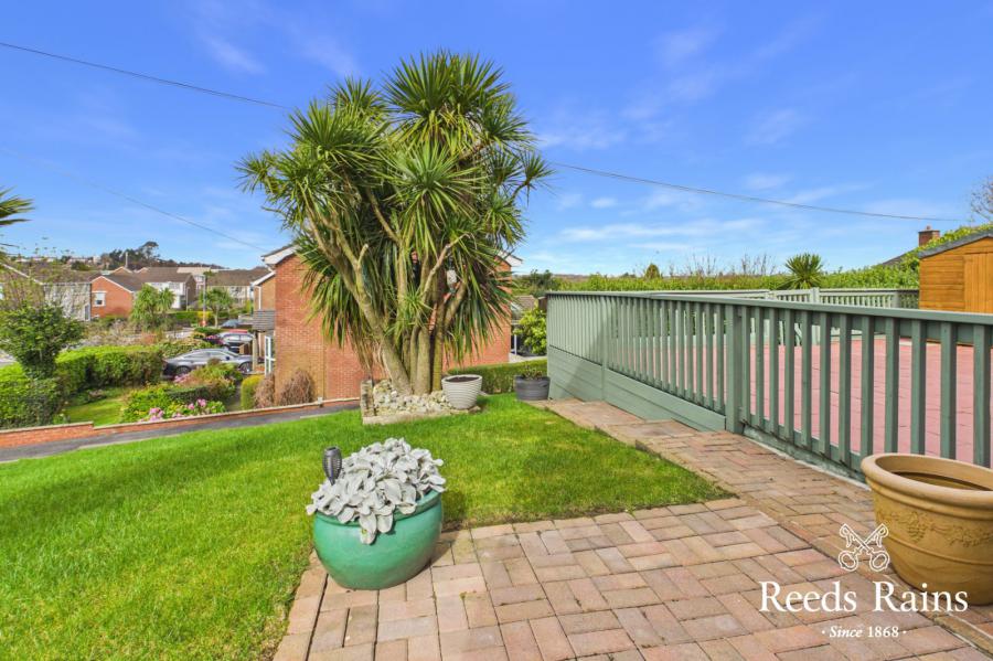 50 Cleland Park North