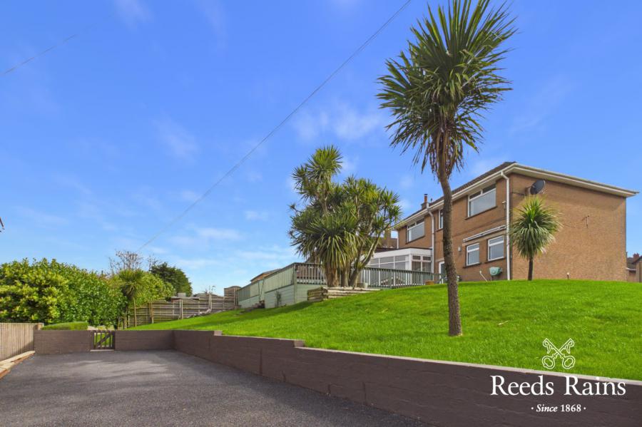 50 Cleland Park North