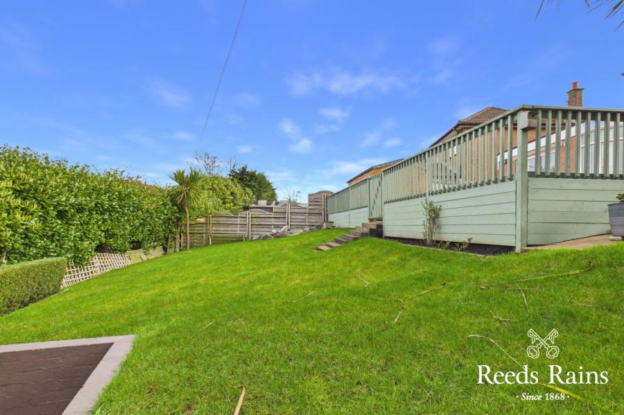 50 Cleland Park North