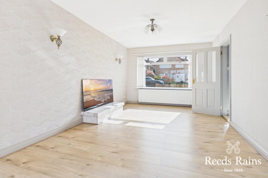 50 Cleland Park North