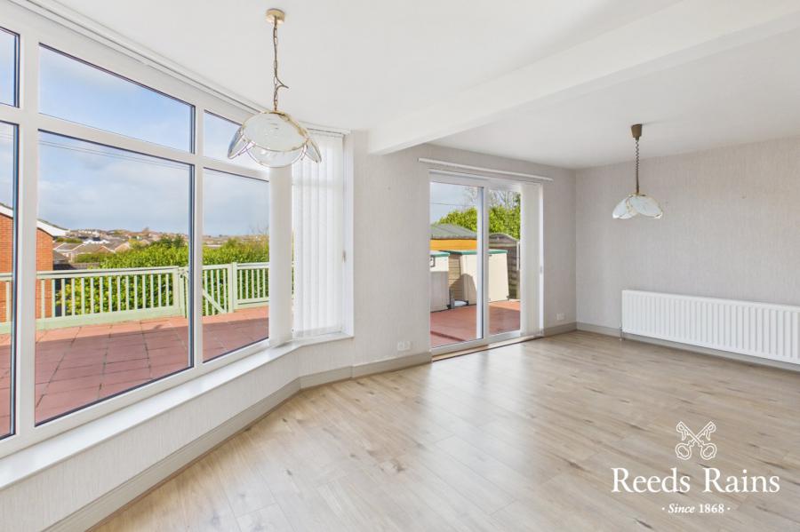 50 Cleland Park North