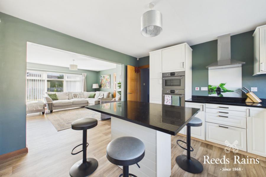 1 Rossinver Gardens