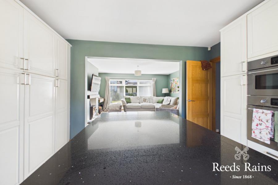 1 Rossinver Gardens