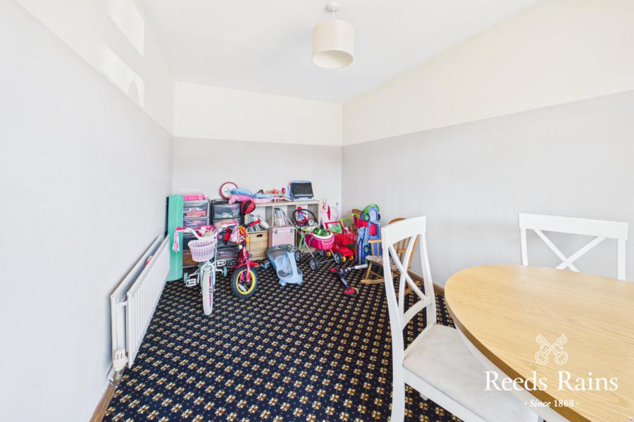 1 Rossinver Gardens