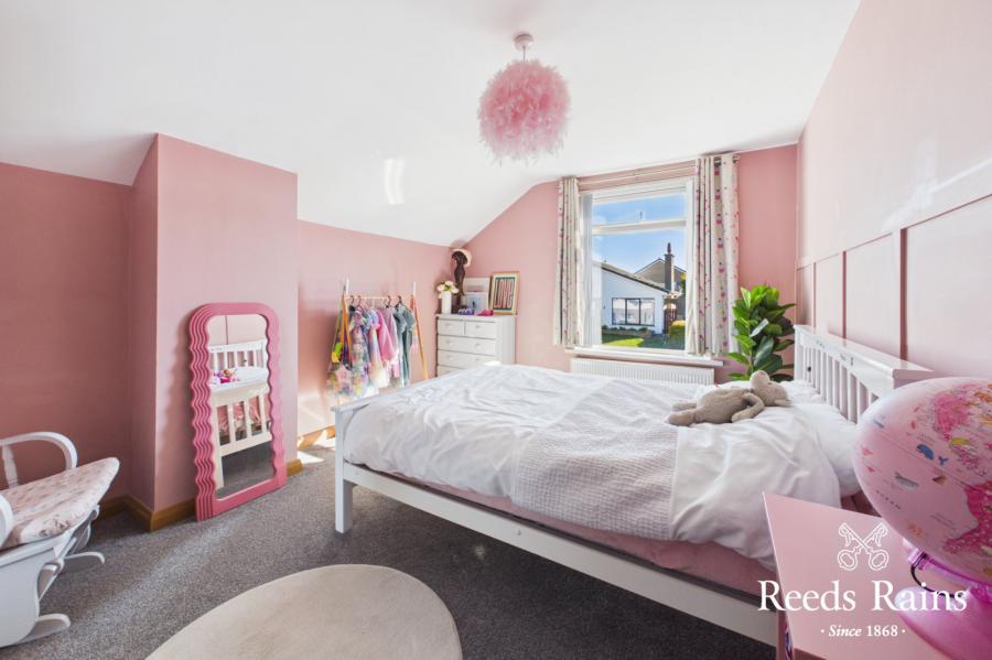 1 Rossinver Gardens