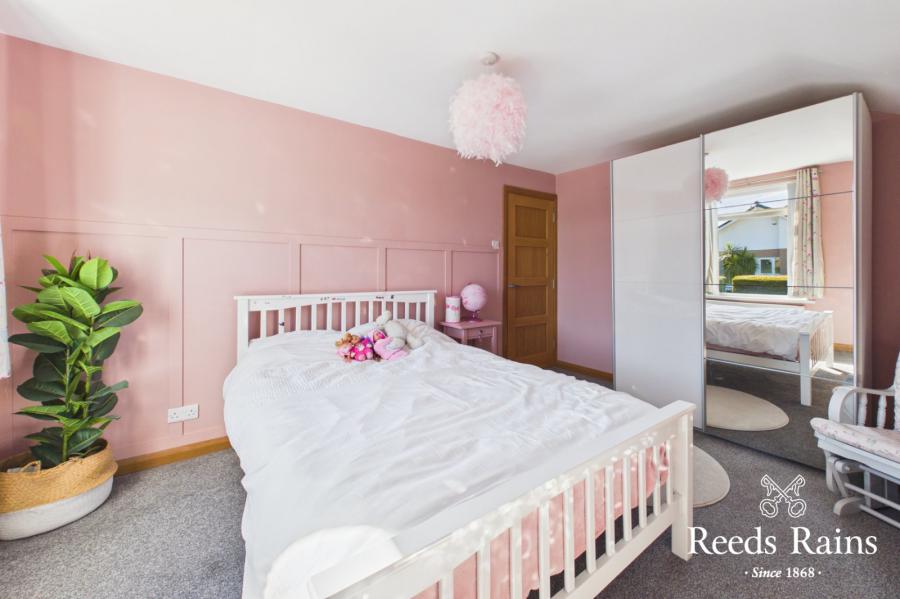 1 Rossinver Gardens