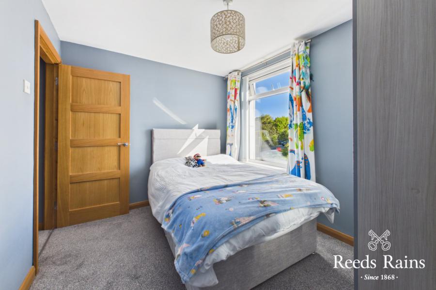 1 Rossinver Gardens