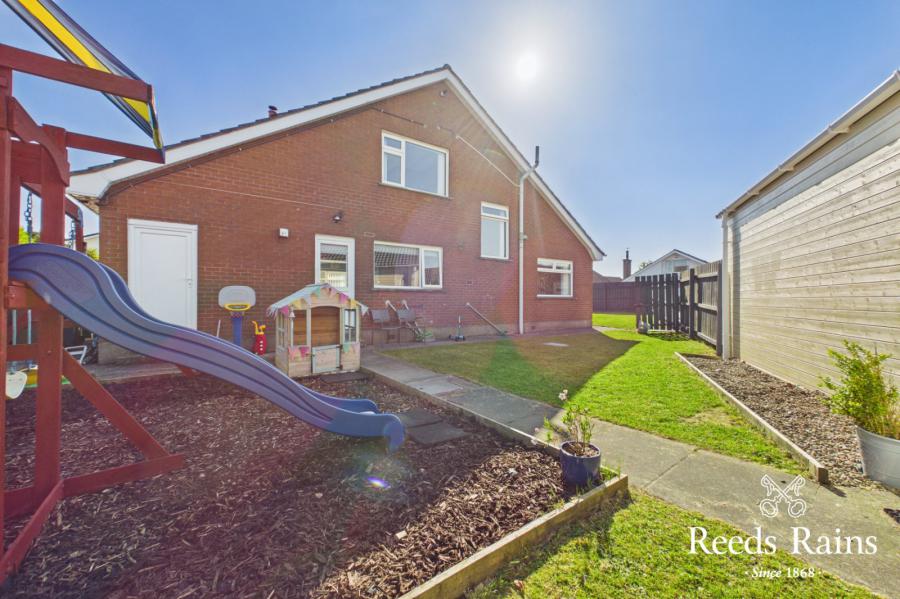 1 Rossinver Gardens