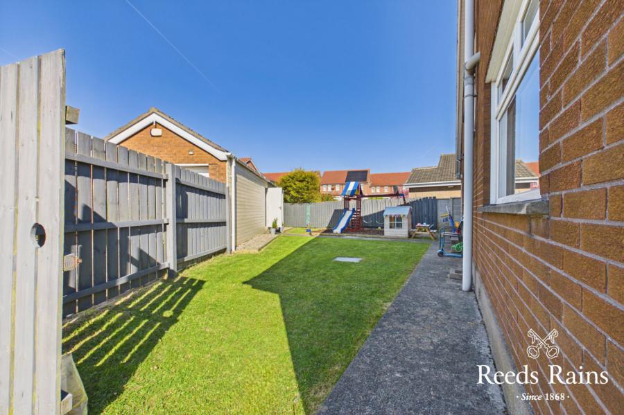 1 Rossinver Gardens