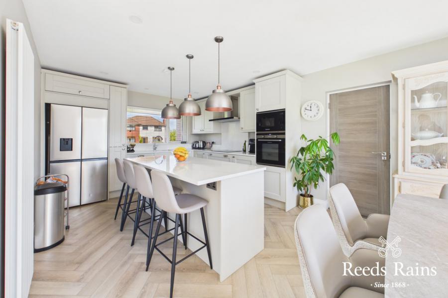 10 Beechfield Avenue