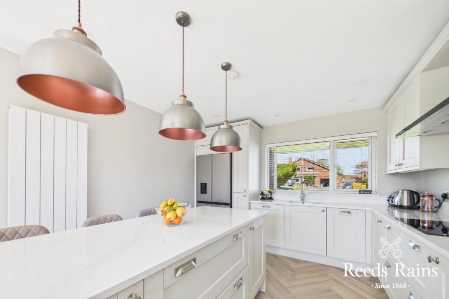 10 Beechfield Avenue