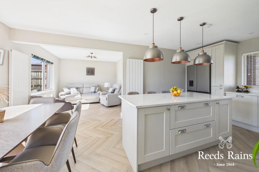 10 Beechfield Avenue