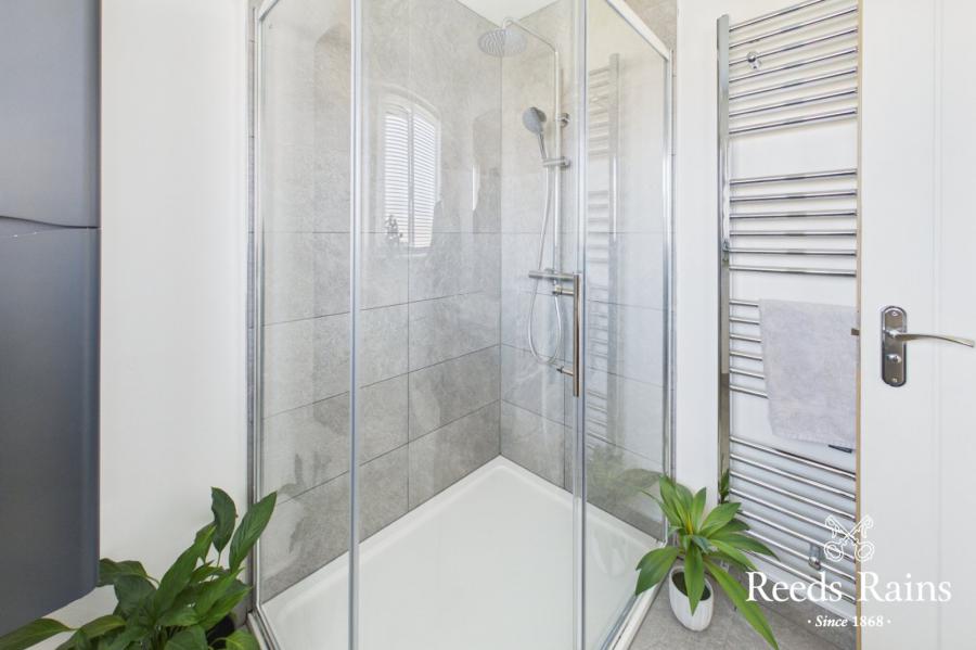 10 Beechfield Avenue