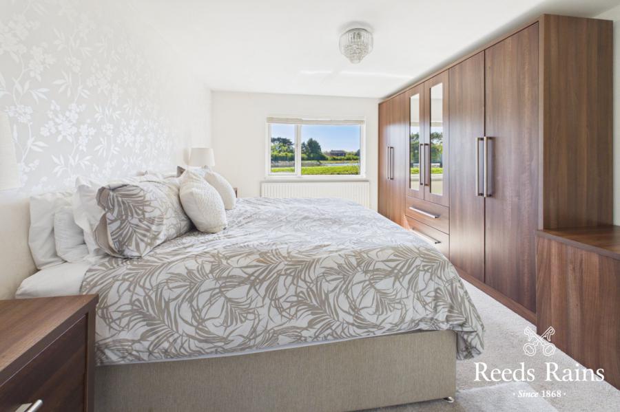 10 Beechfield Avenue