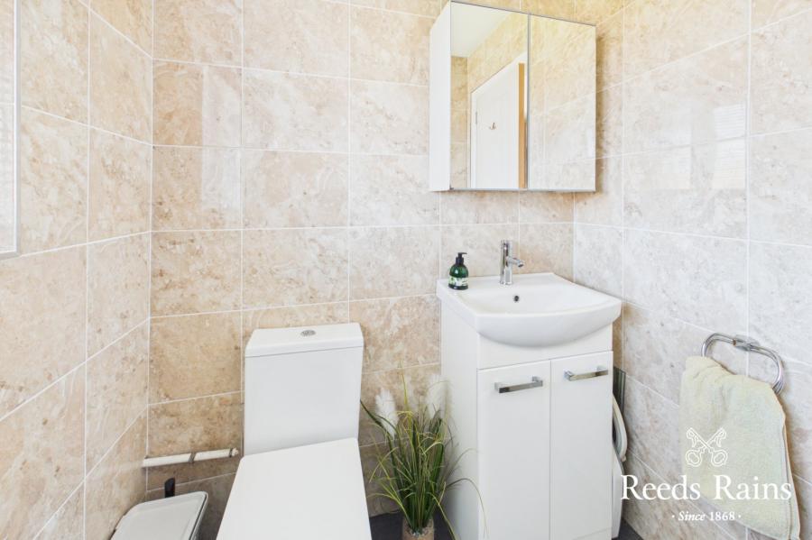 10 Beechfield Avenue