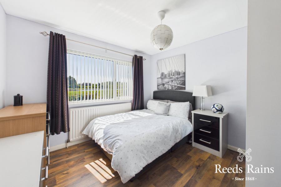 10 Beechfield Avenue