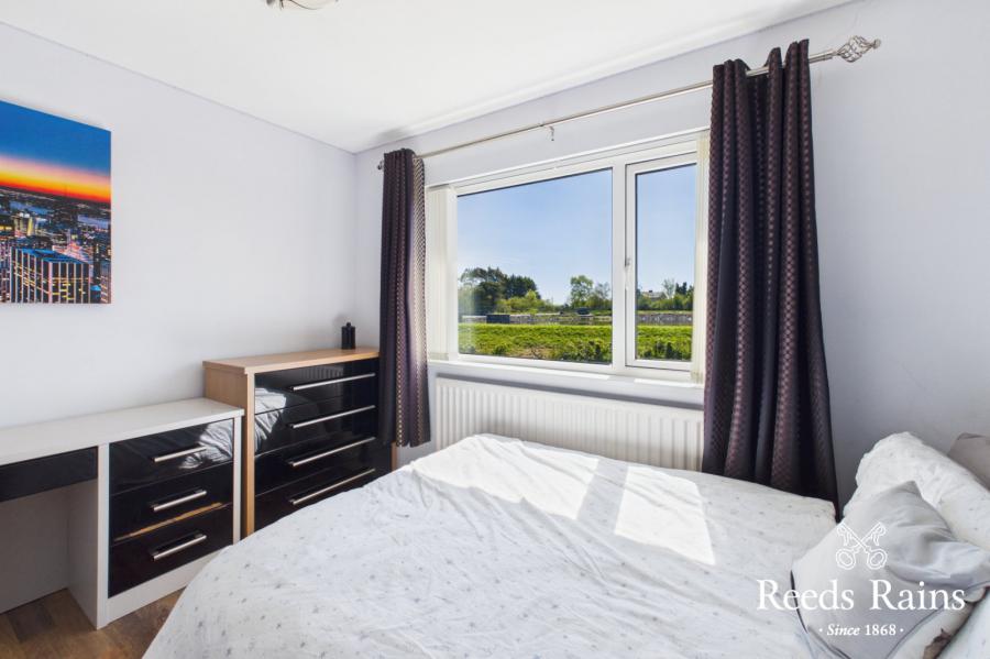 10 Beechfield Avenue