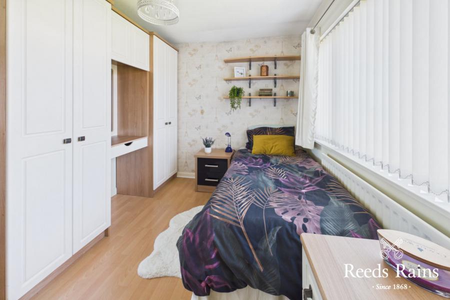 10 Beechfield Avenue