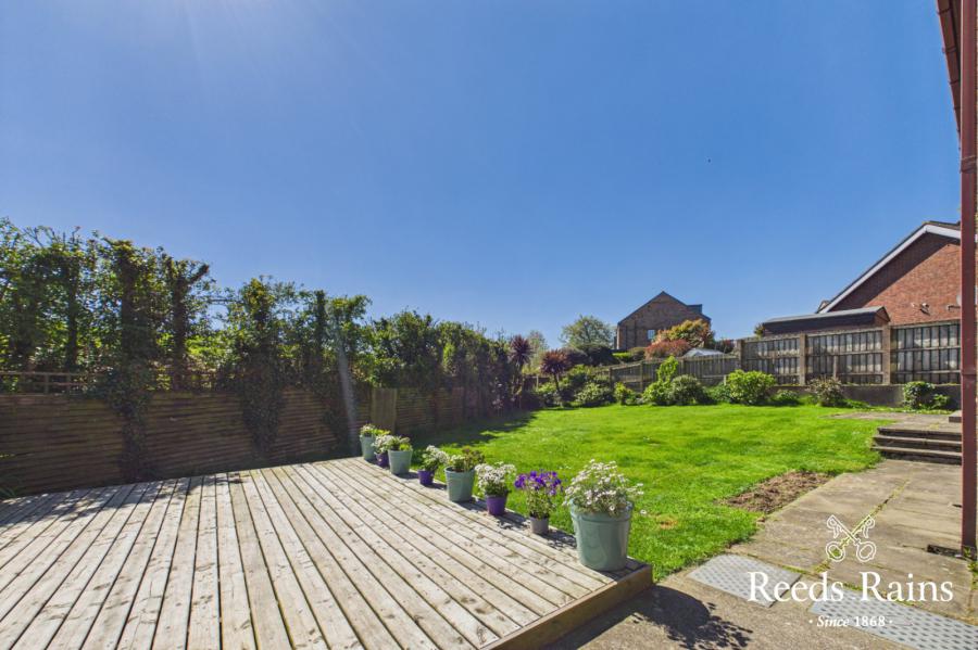 10 Beechfield Avenue