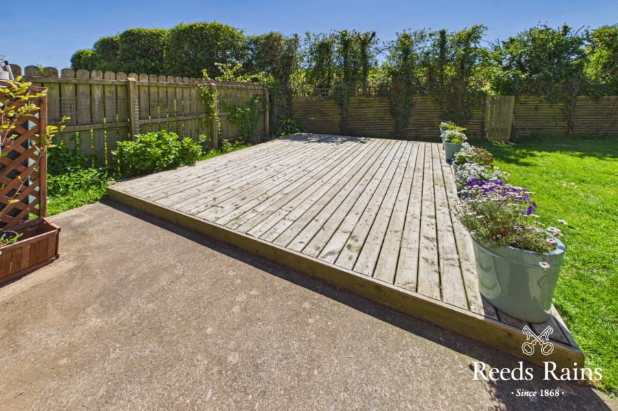 10 Beechfield Avenue