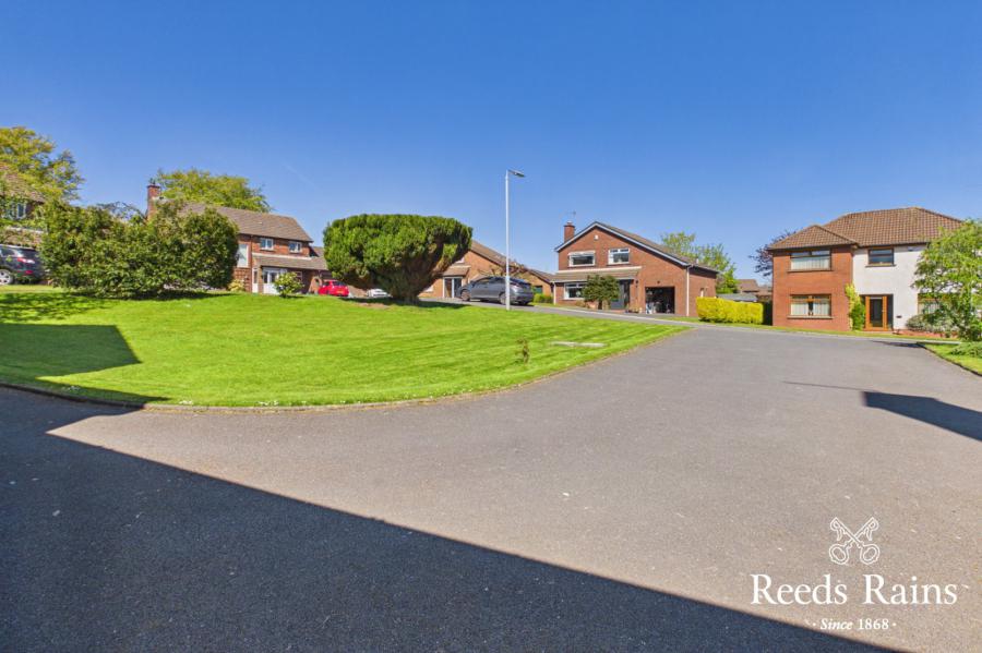 10 Beechfield Avenue