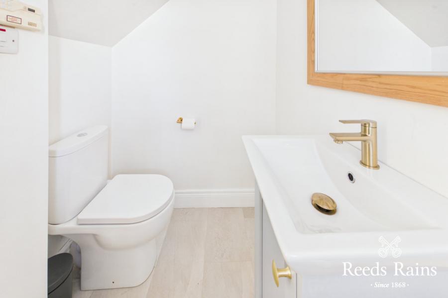 10 Beechfield Avenue