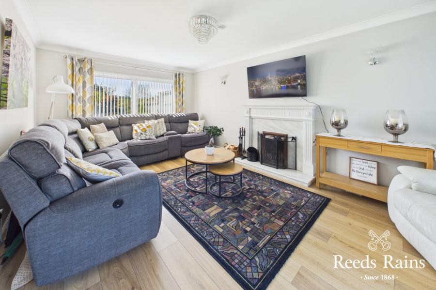 10 Beechfield Avenue