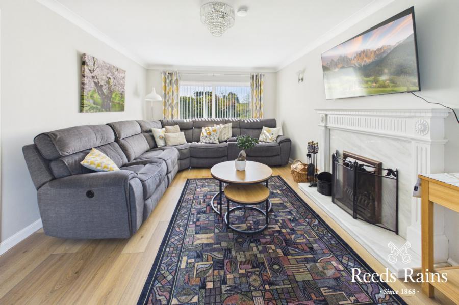 10 Beechfield Avenue