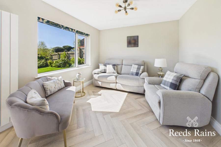 10 Beechfield Avenue