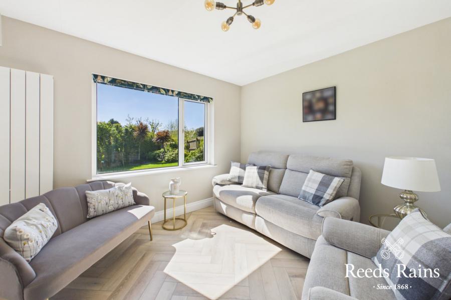 10 Beechfield Avenue