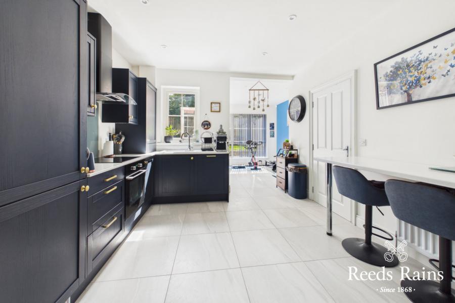 44 Helens Wood Green