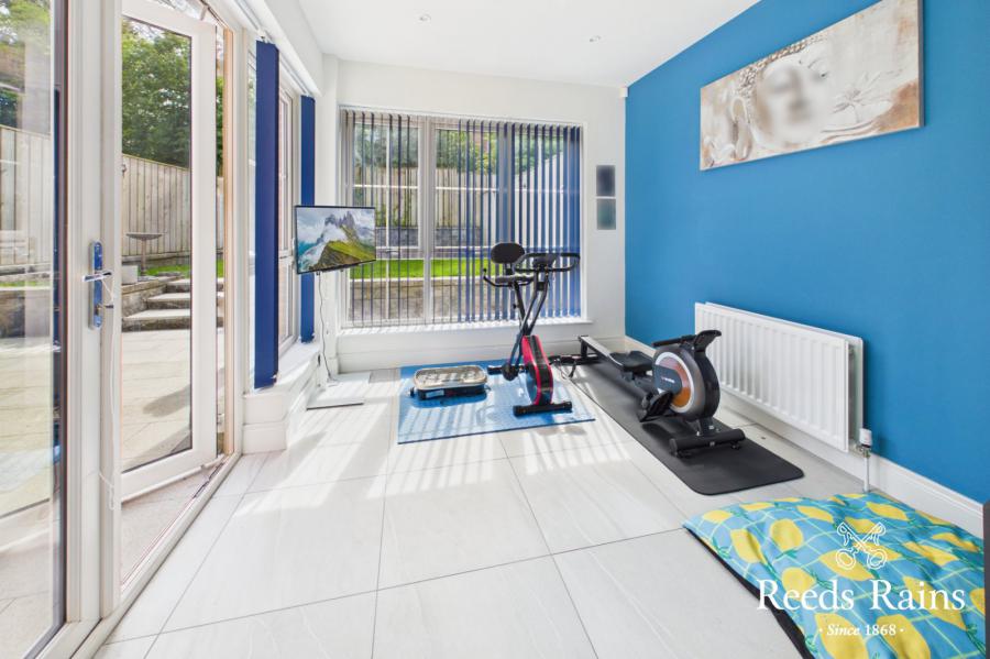 44 Helens Wood Green