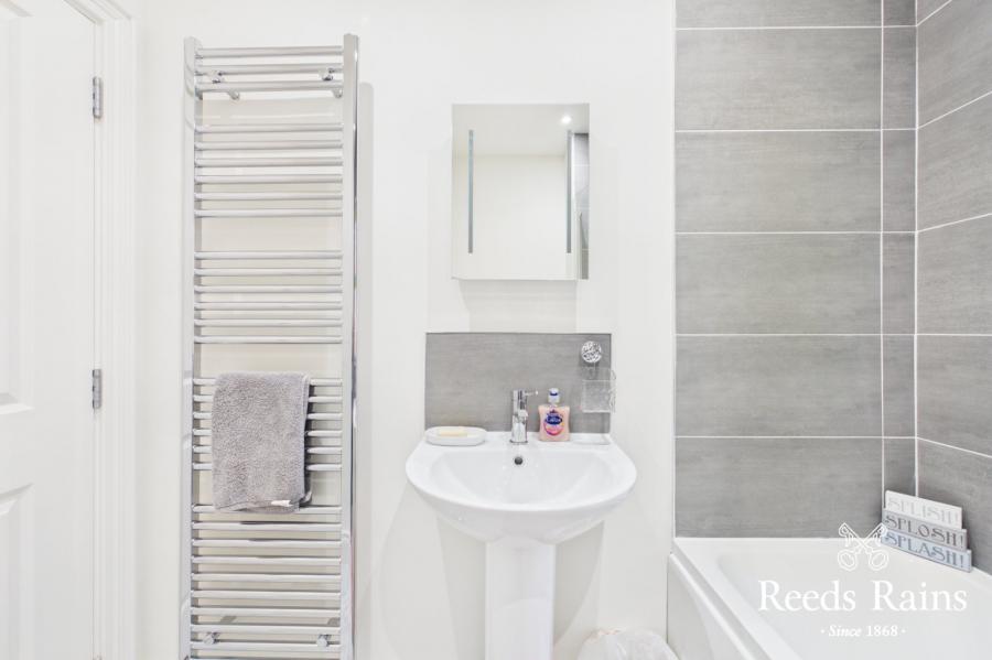 44 Helens Wood Green