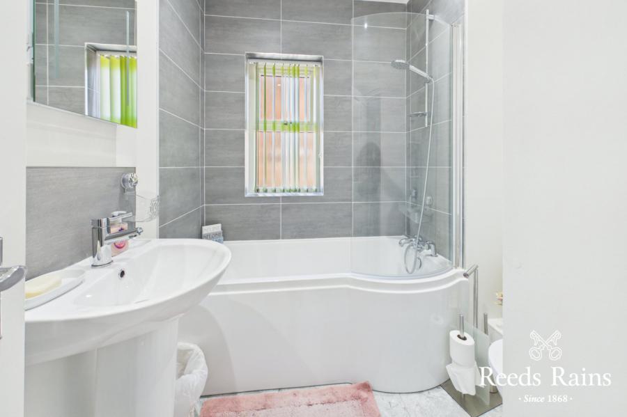 44 Helens Wood Green