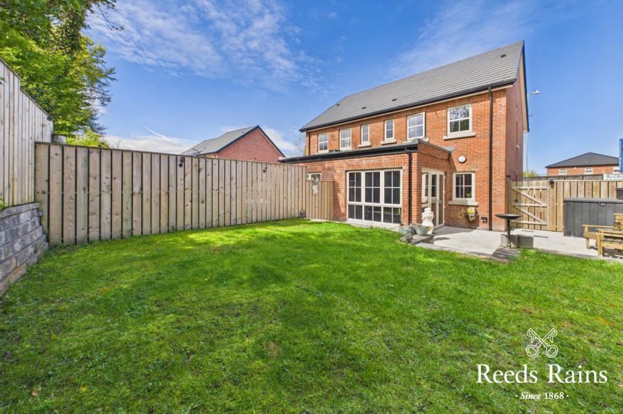 44 Helens Wood Green