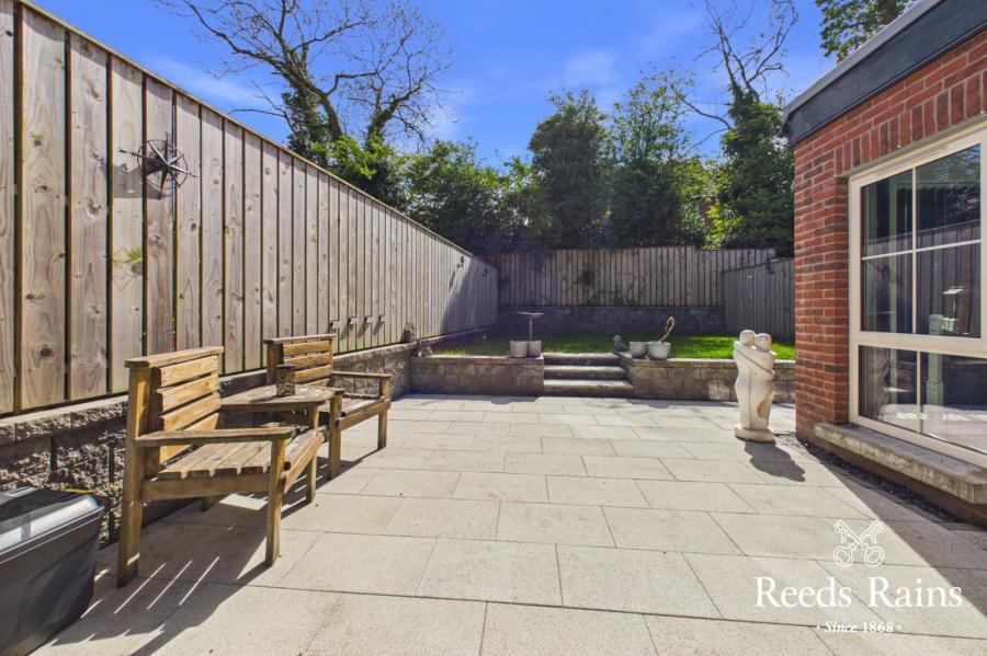 44 Helens Wood Green