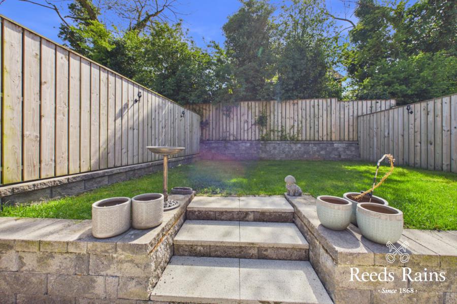 44 Helens Wood Green