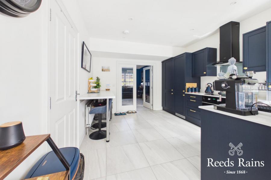 44 Helens Wood Green