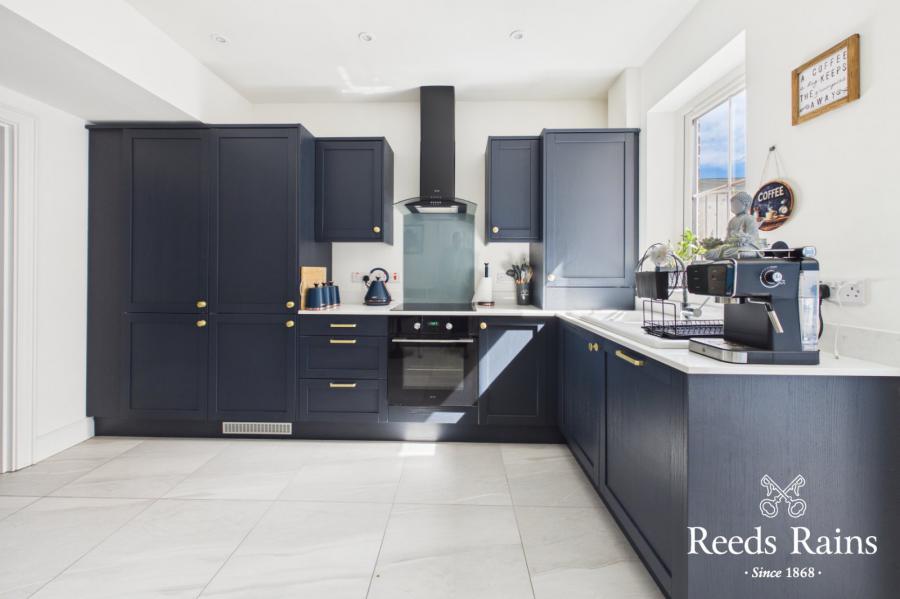 44 Helens Wood Green