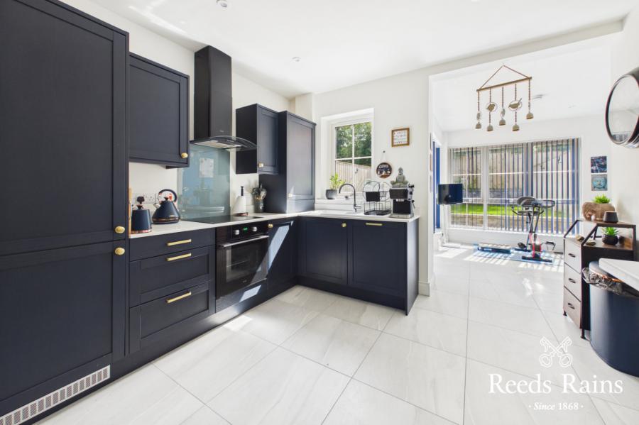 44 Helens Wood Green