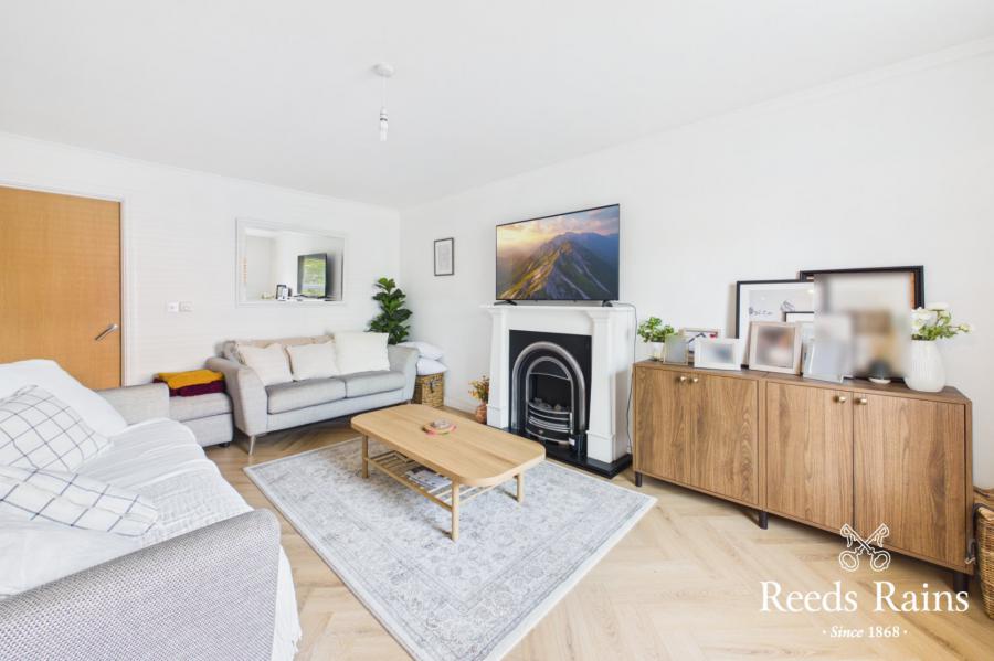 131 Linen Crescent