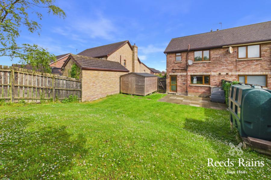 27 Stonebridge Gardens