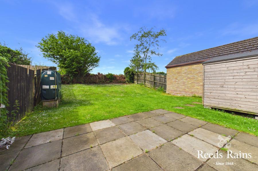 27 Stonebridge Gardens