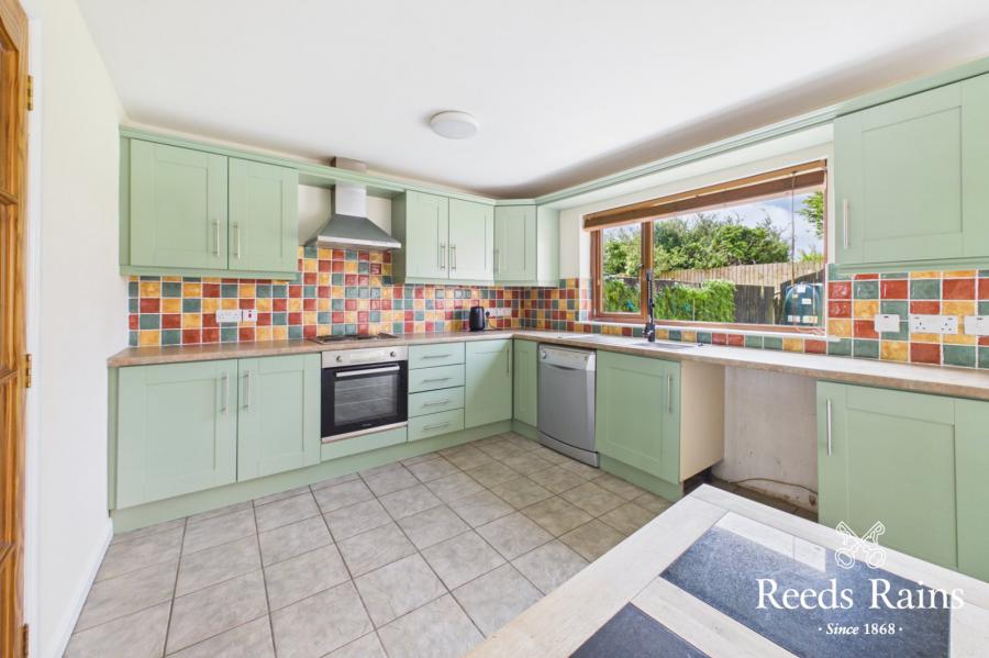 27 Stonebridge Gardens