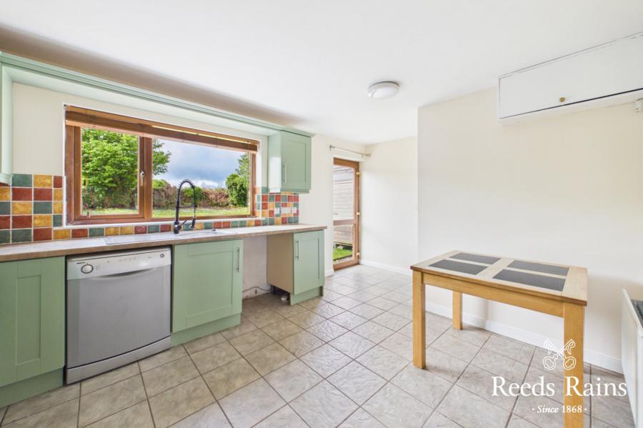 27 Stonebridge Gardens