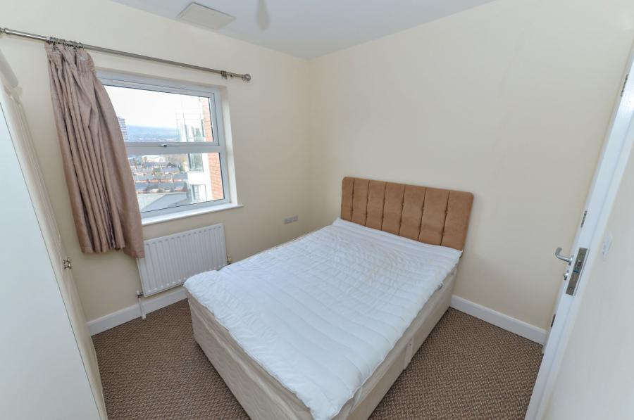 712 College Court Central, King Street