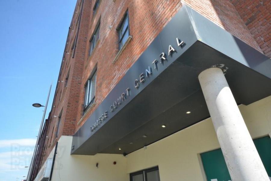 712 College Court Central, King Street