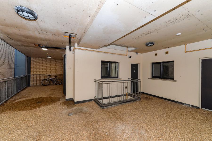 712 College Court Central, King Street