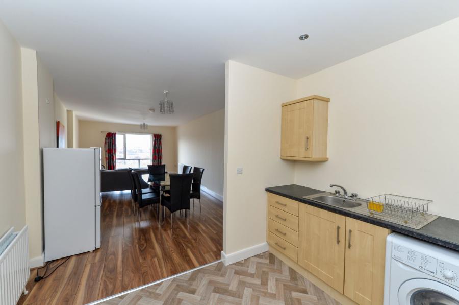 712 College Court Central, King Street